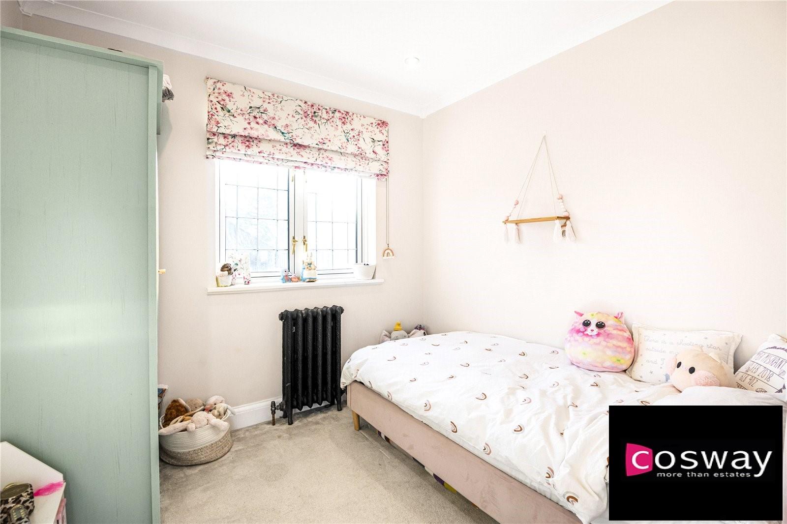 Sunbury Avenue, Mill Hill, NW7, London